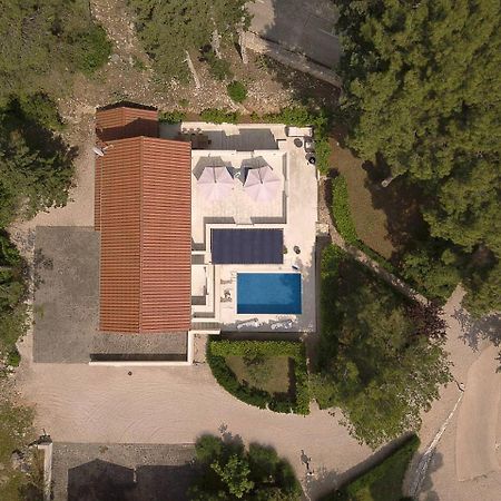 Private Luxury Villa Bianco On Solta For Up To 10 Persons, Heated Pool, Free Parking, Very Close To The Beach! Free Kajak & Mountainbikes, Great Living Area & Privacy! Rogač エクステリア 写真